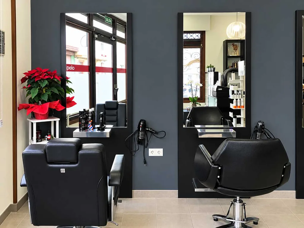 Puestos de corte y peinado en Terciopelo Ferrol